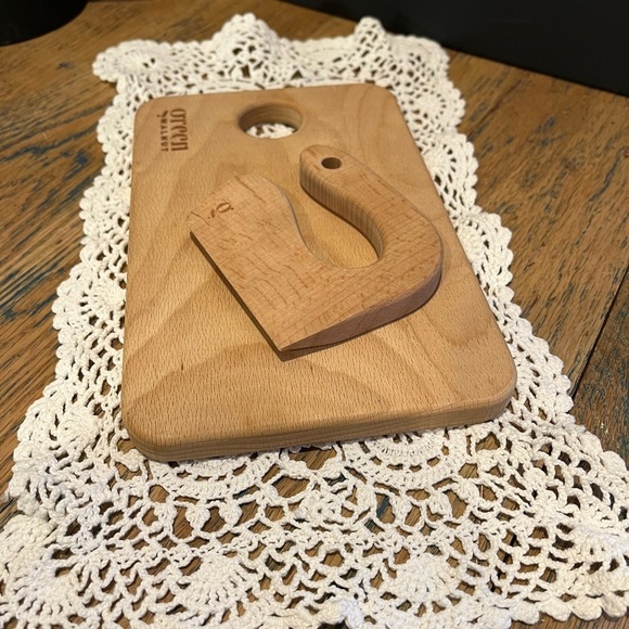 Wooden Cheese Board & Slicing Knife – Green Walnut - Picture 3 of 10